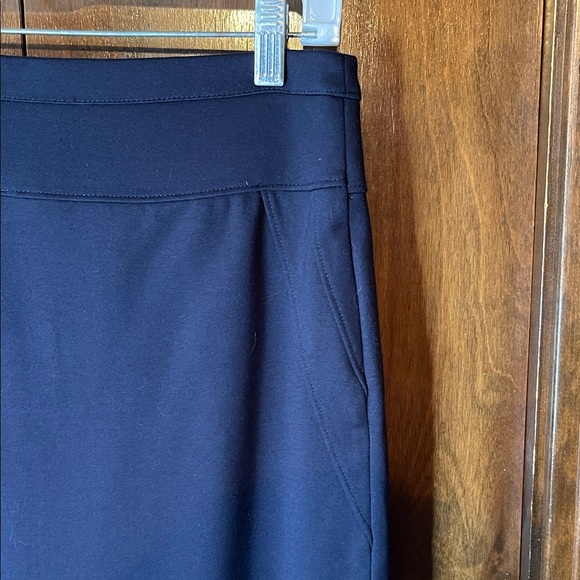 Tahari Classic Black Pencil Skirt - Picture 4 of 6